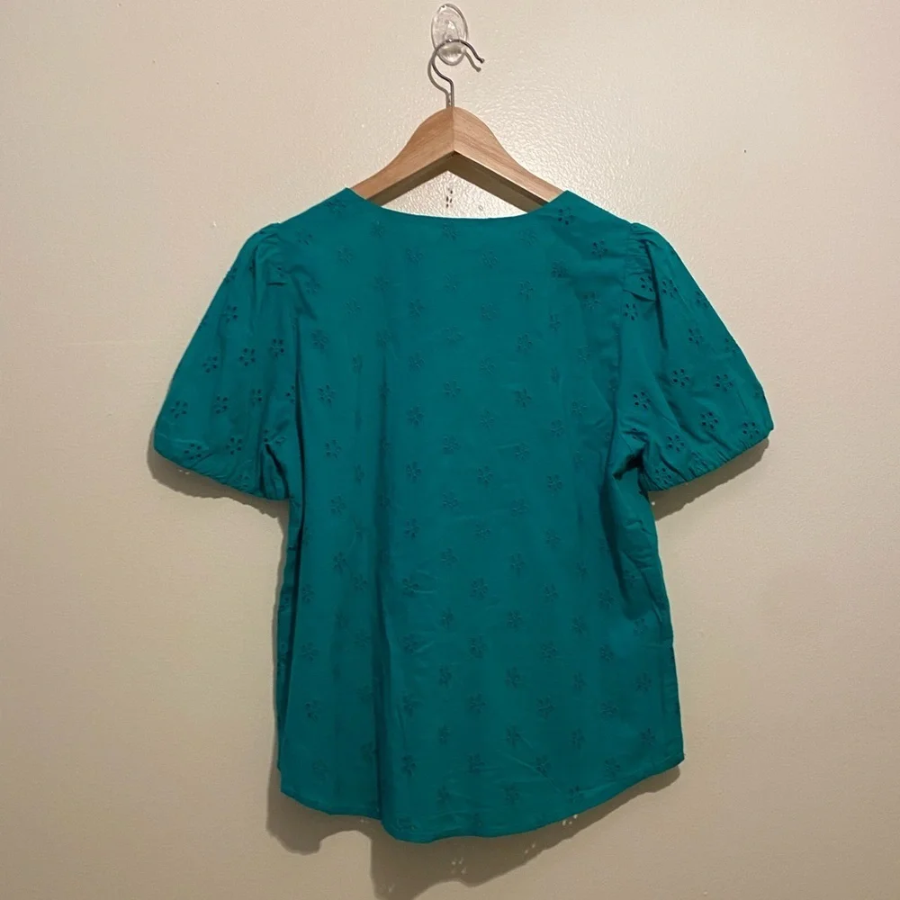 J. Crew Green Puff Sleeve Cotton Blouse. Size S . Style BQ034